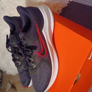 Nike DownShifter 11